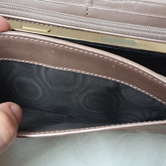 100% Authentic GUCCI interlocking GG wallet - Picture 4 of 16